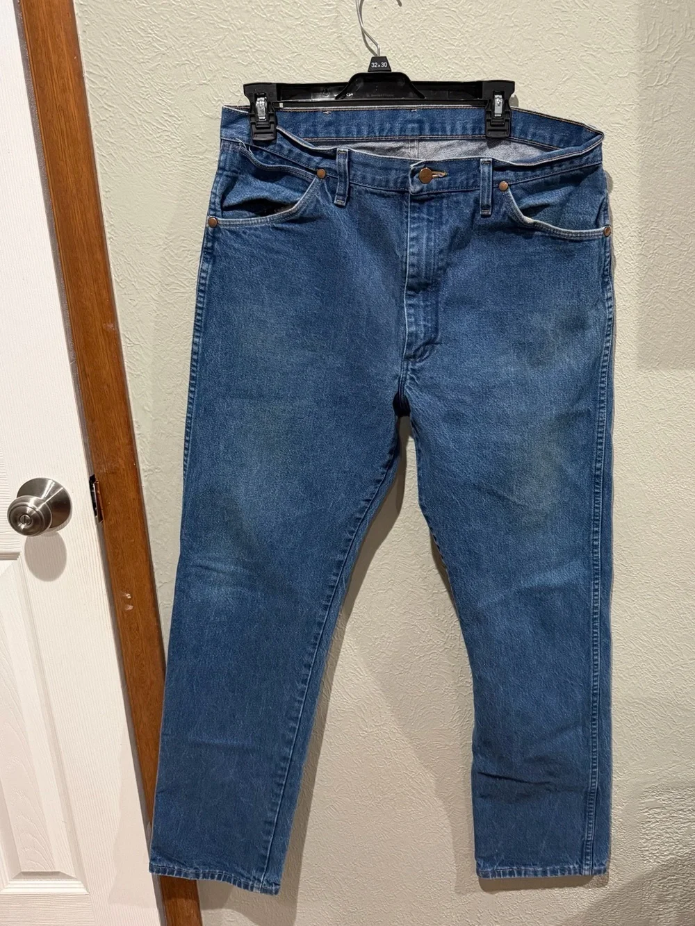 Wrangler Men's Blue Relaxed Fit Denim Jeans Cowboy Cut
